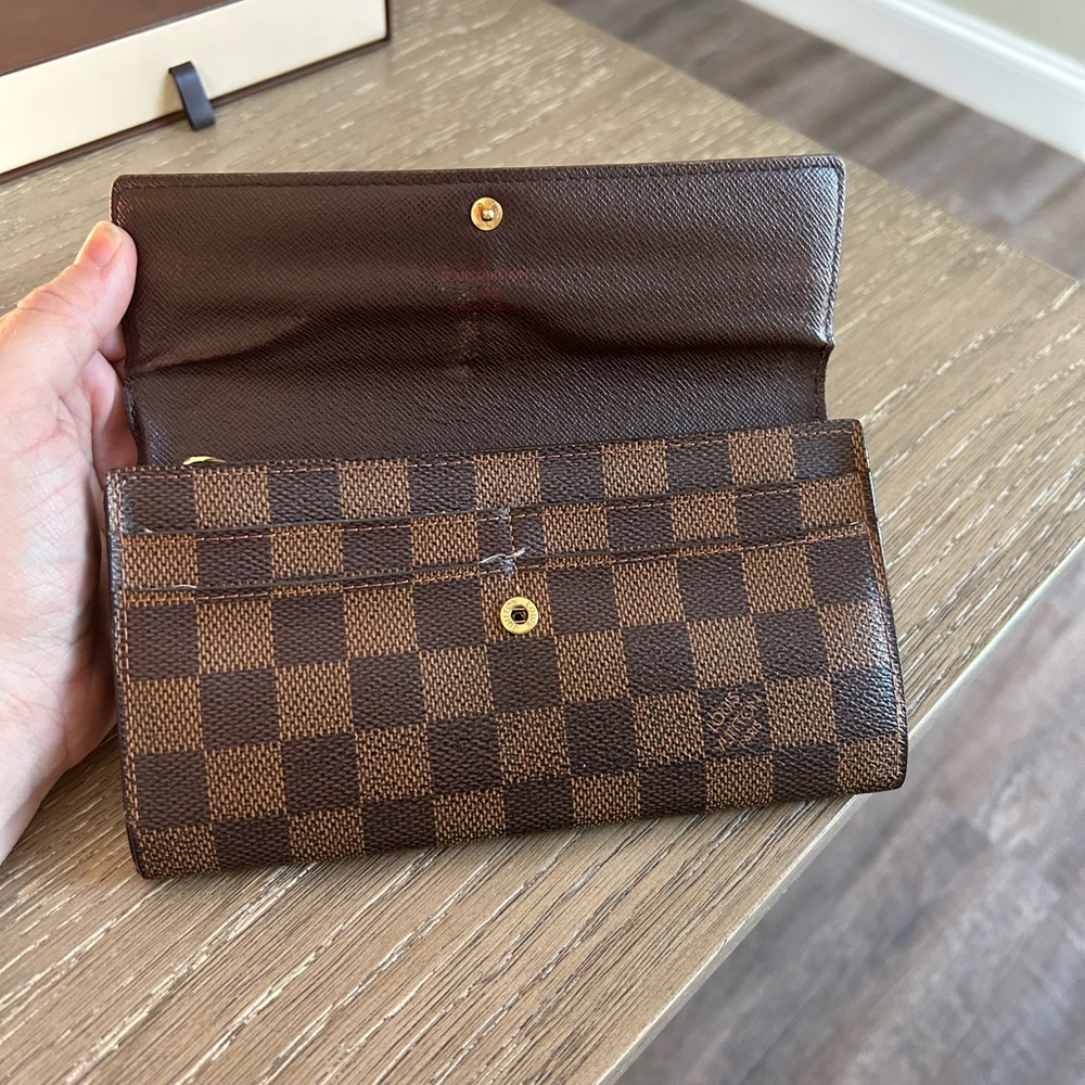Authentic Louis Vuitton Damier Ebene Sarah Wallet - Picture 7 of 9